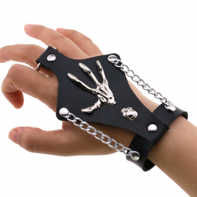 European and American exaggerated non -mainstream ring -back bracelet all -in -one leather hand with punk Gothic skull claw cuff with bracelet