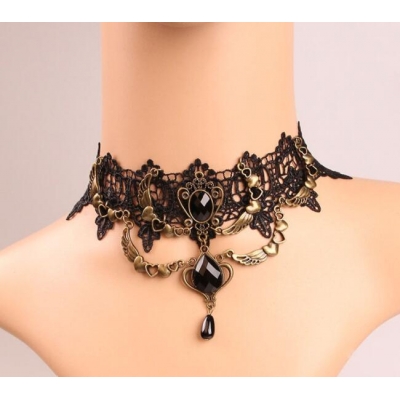 European and American black lace necklace retro exaggerated female item accessories love heart crystal clavicle chain